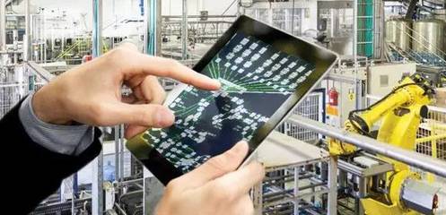 從硬件固化到軟件驅動 傳統制造業擁抱互聯網變革的雙重路徑